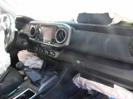 2017 Toyota Tacoma White Crew Cab 3.5L MT 4WD #Z24667